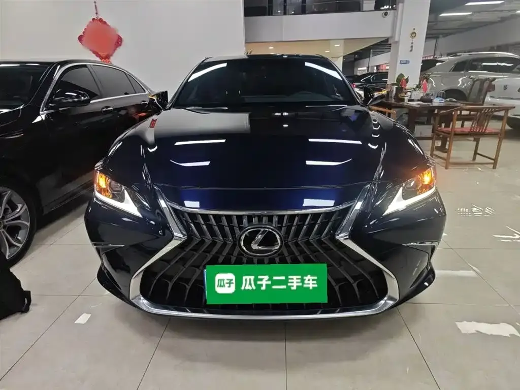 Lexus ES 2023 из CN, фото 2