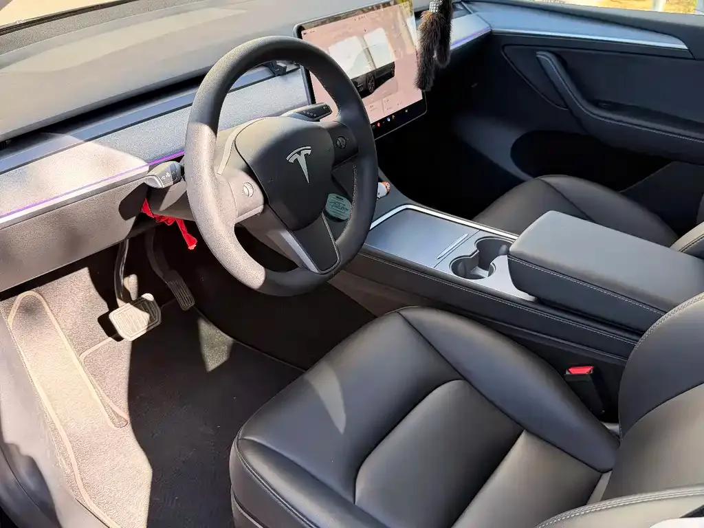 Tesla Model Y — фото 4