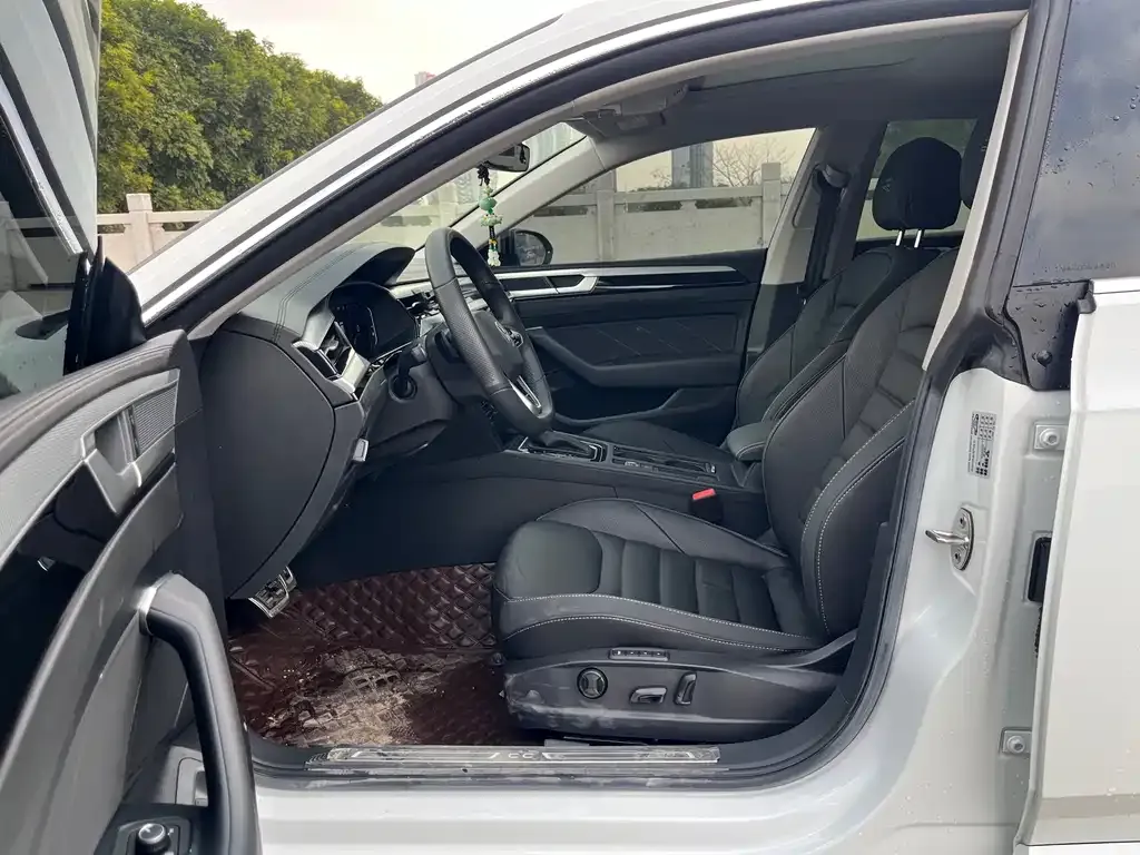 Volkswagen CC 2021 из CN, фото 2
