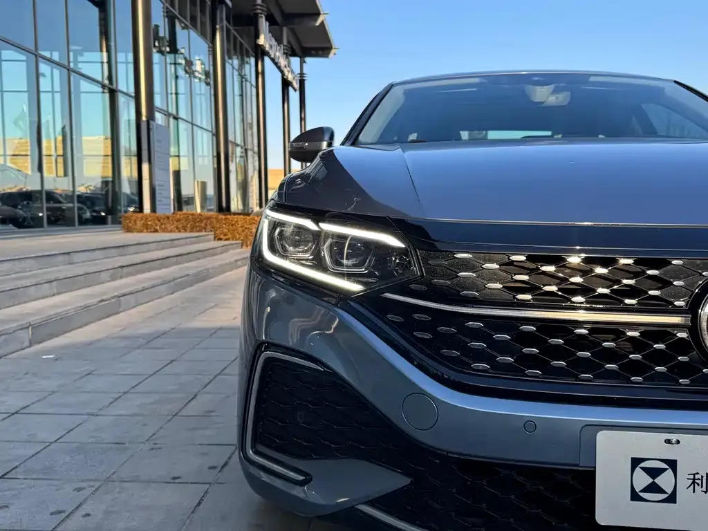 Volkswagen Passat 2022 из CN, фото 3