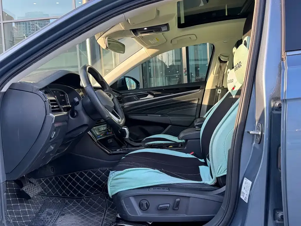 Volkswagen Passat 2022 из CN, фото 10