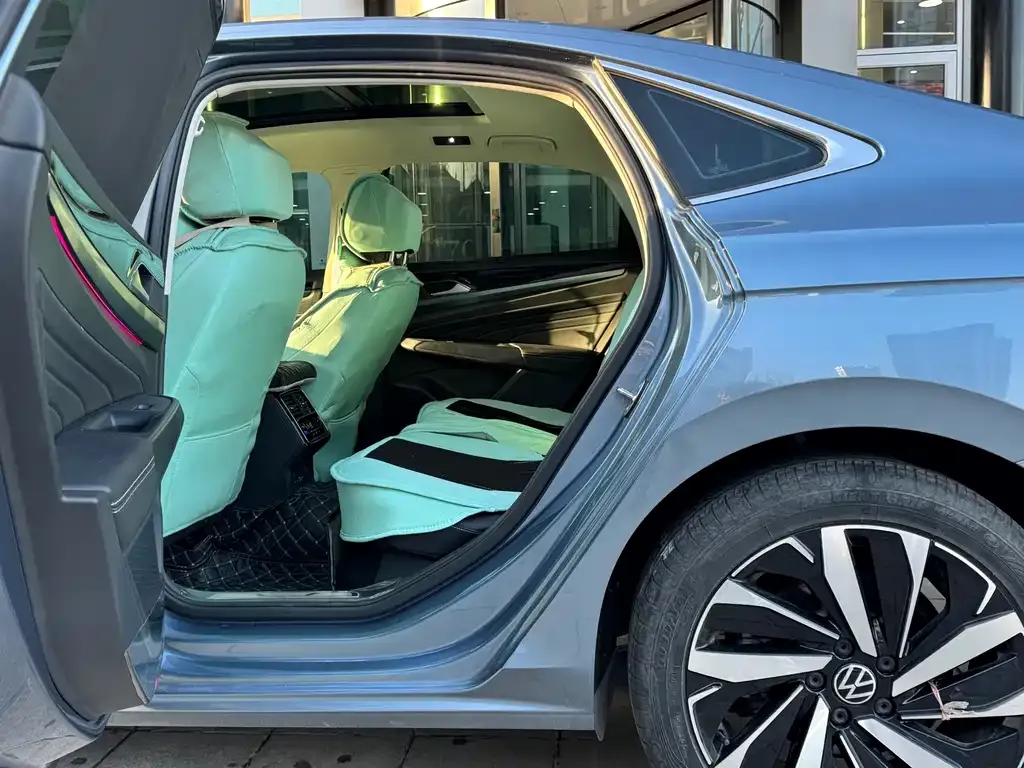 Volkswagen Passat 2022 из CN, фото 5