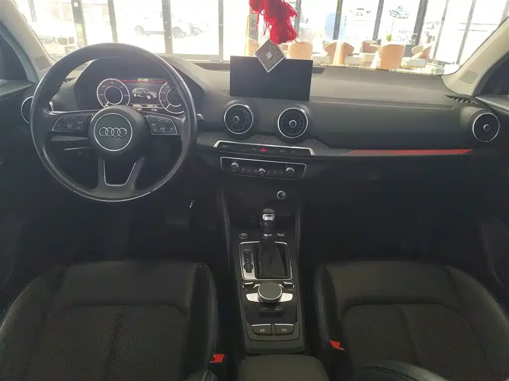 Audi Q2L e-tron 2021 из CN, фото 6
