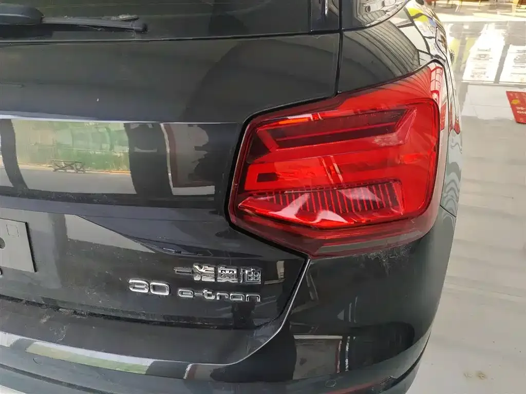 Audi Q2L e-tron 2021 из CN, фото 8