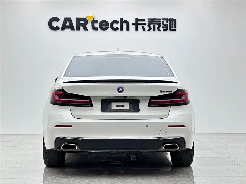 BMW 5 Series 2023 из CN, фото 9