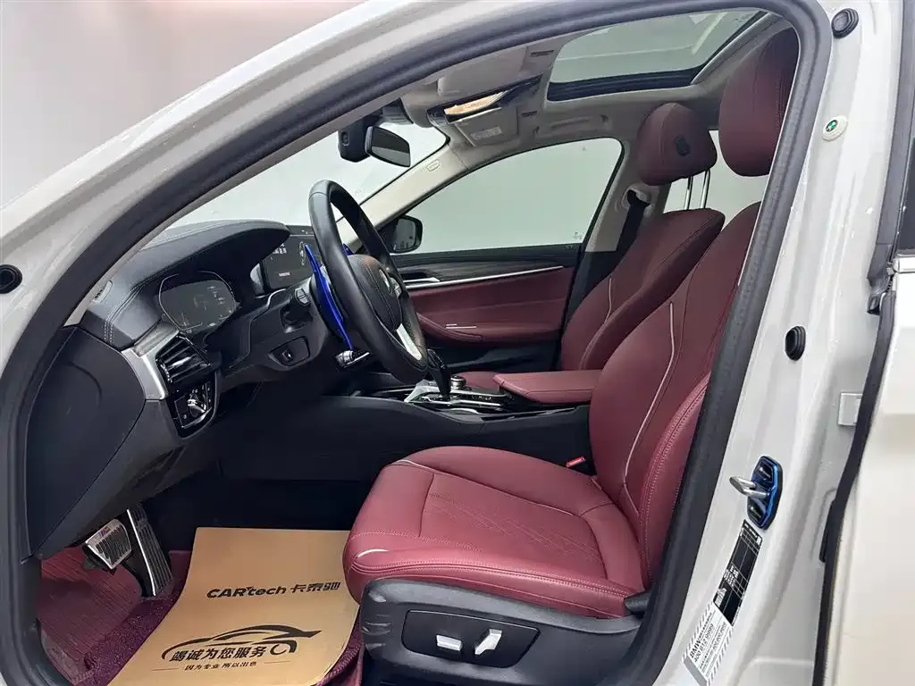 BMW 5 Series 2023 из CN, фото 5