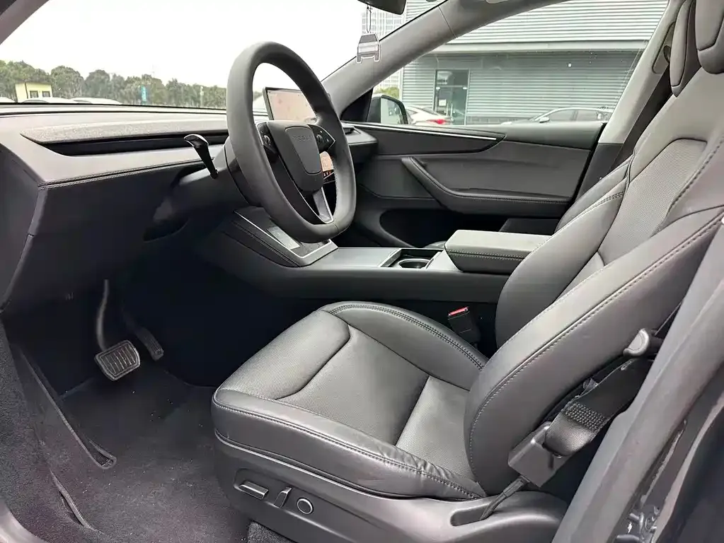 Tesla Model Y 2025 из CN, фото 6