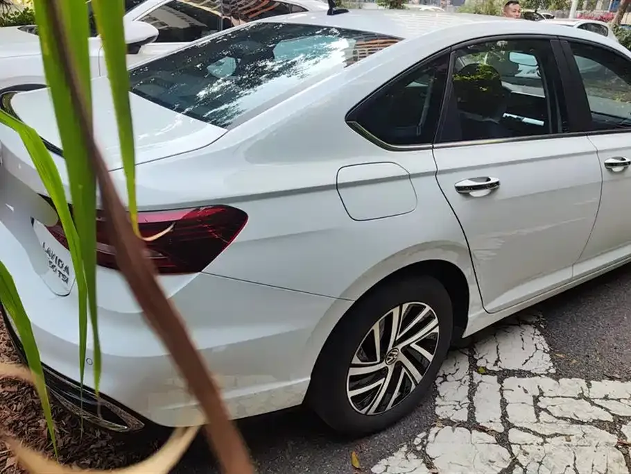 Volkswagen Lavida 2023 из CN, фото 3