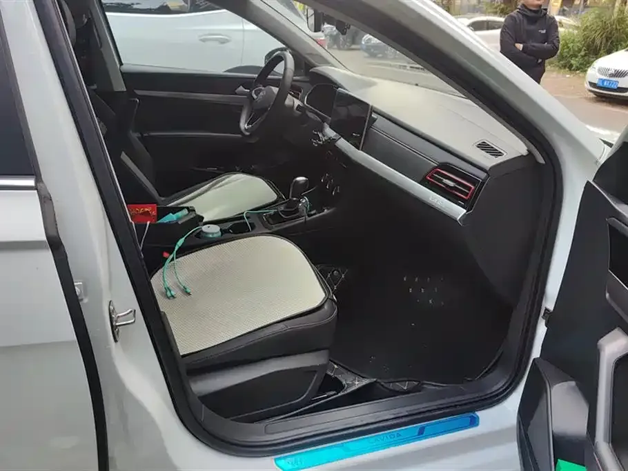 Volkswagen Lavida 2023 из CN, фото 2