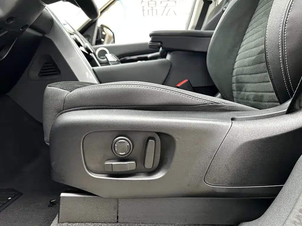 Land Rover Discovery 2024 из CN, фото 5