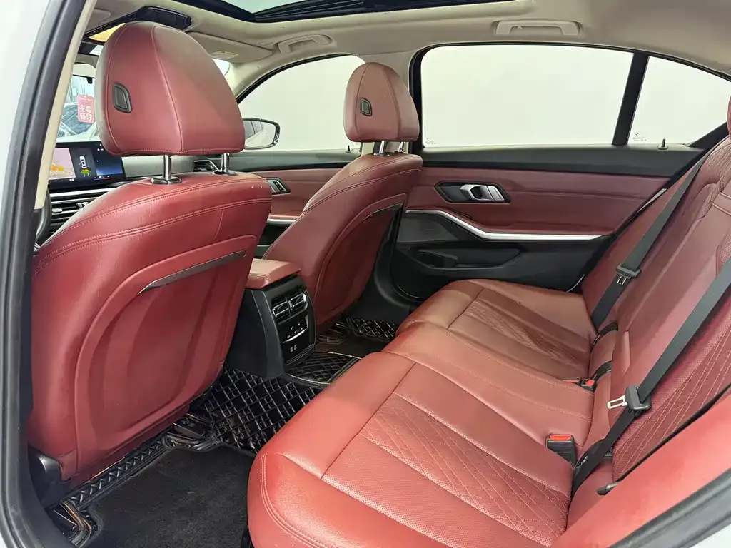 BMW 3 Series 2023 из CN, фото 8