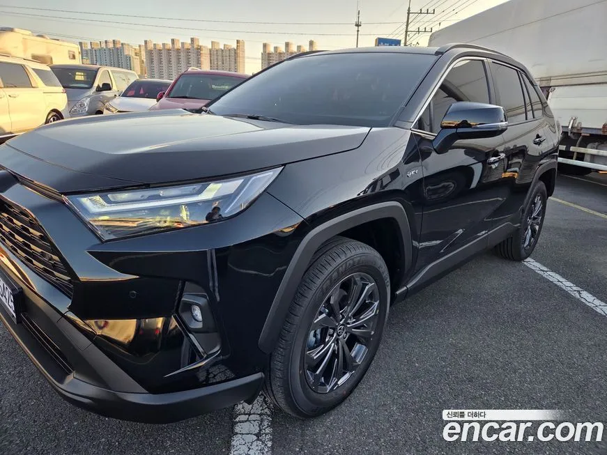 Toyota RAV4 — фото 7
