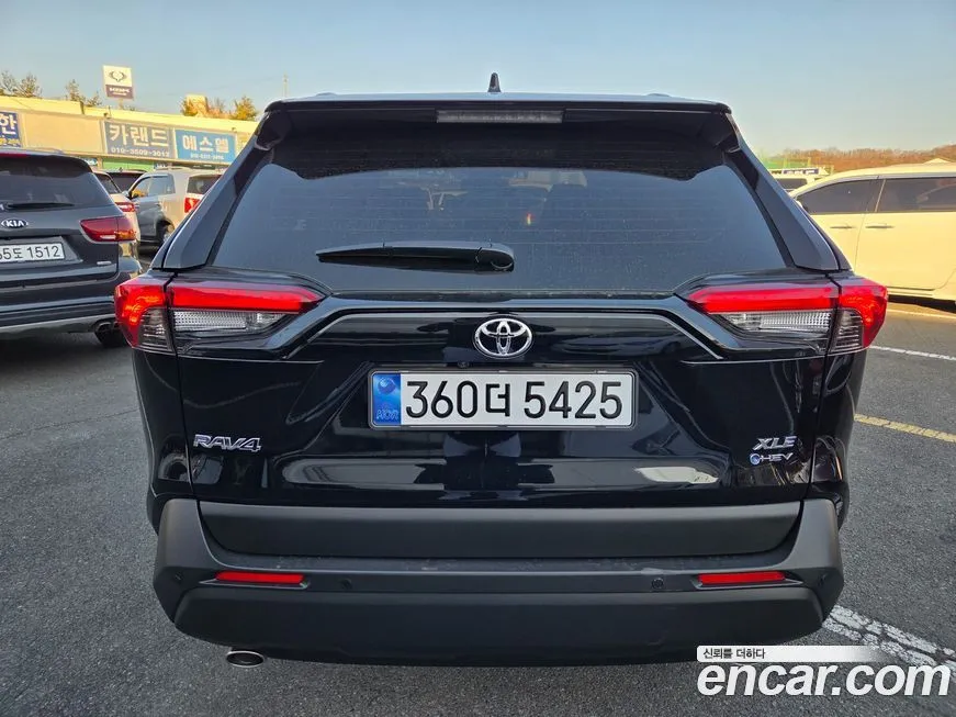 Toyota RAV4 — фото 10