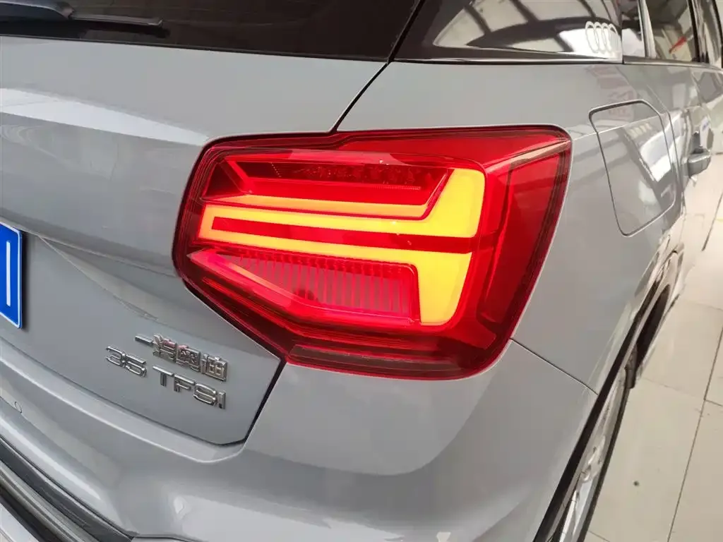 Audi Q2L 2023 из CN, фото 3