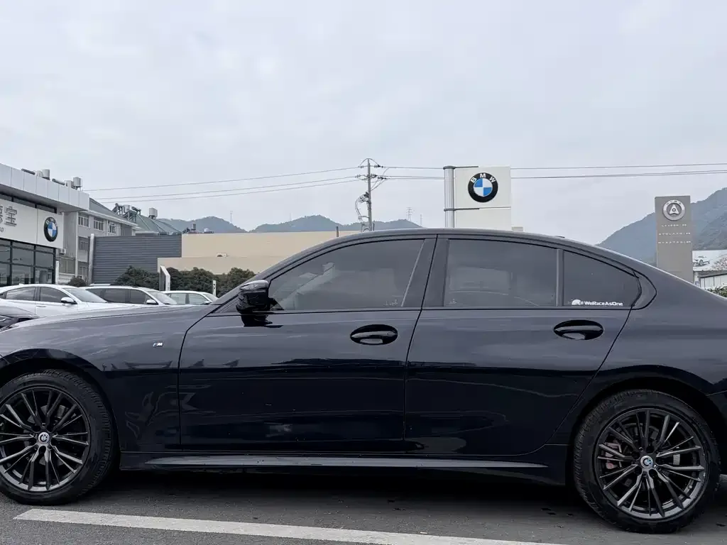 BMW 3 Series 2022 из CN, фото 4