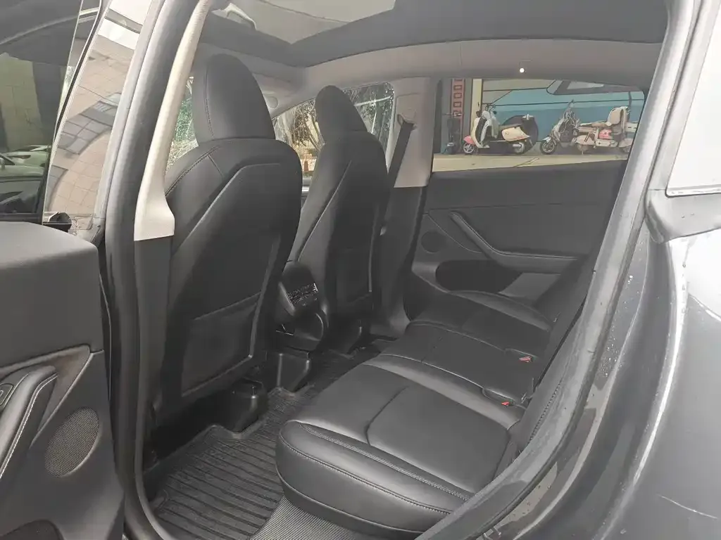 Tesla Model Y 2024 из CN, фото 6
