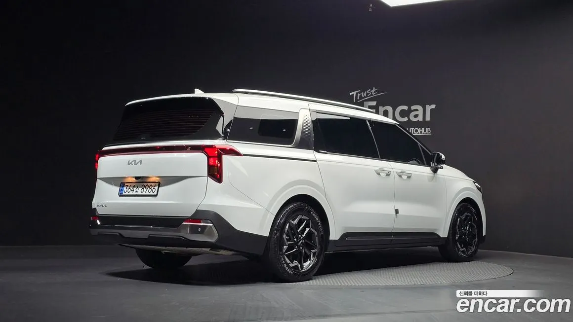 Kia Carnival — фото 4