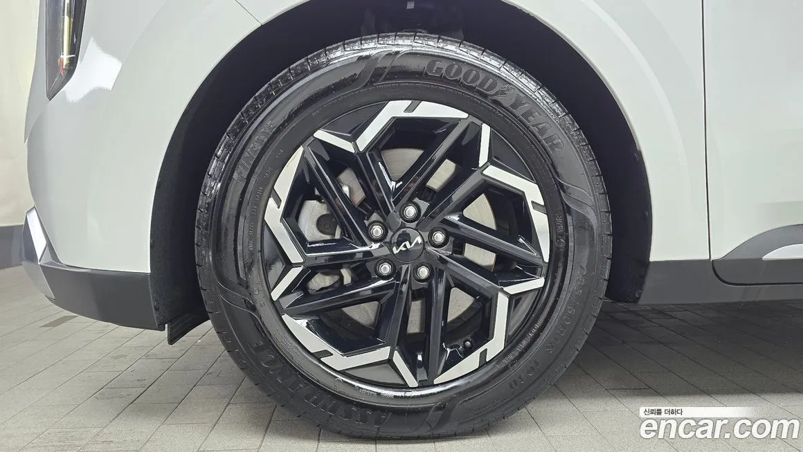 Kia Carnival — фото 10