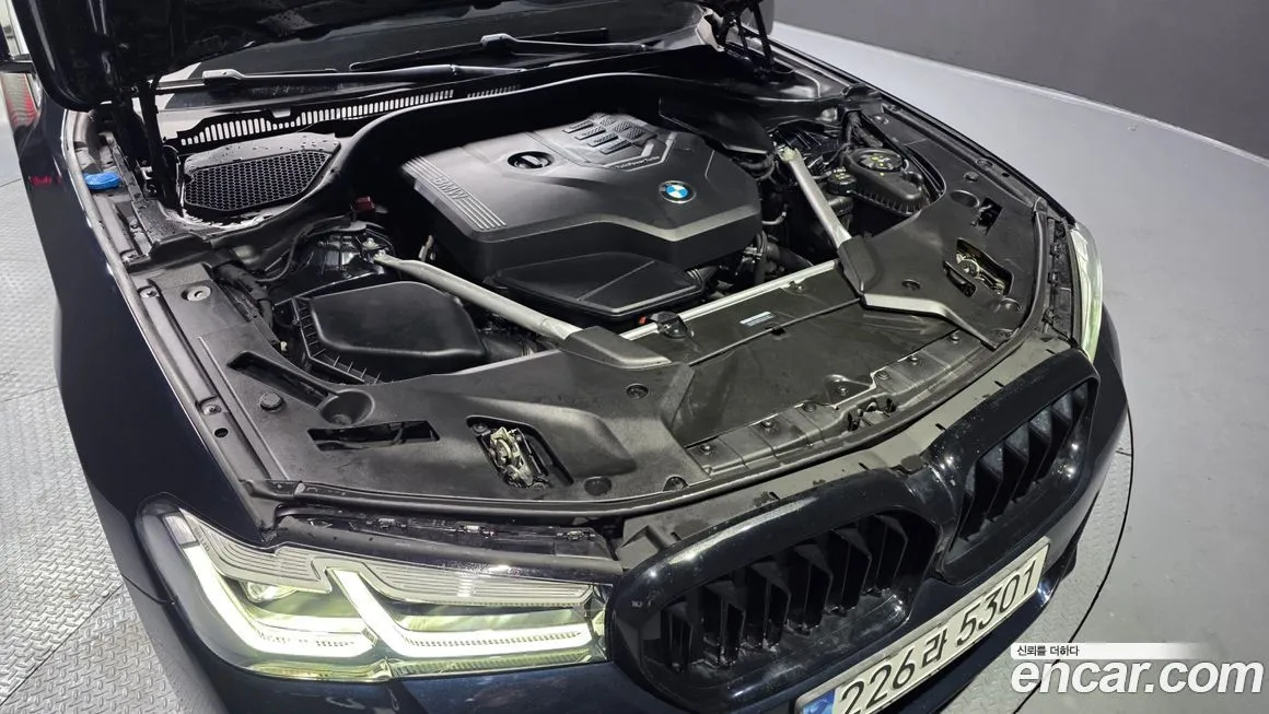 BMW 5-Series 2023 из KR, фото 8