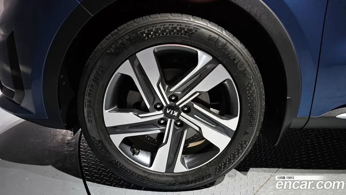 Kia Sorento — фото 9