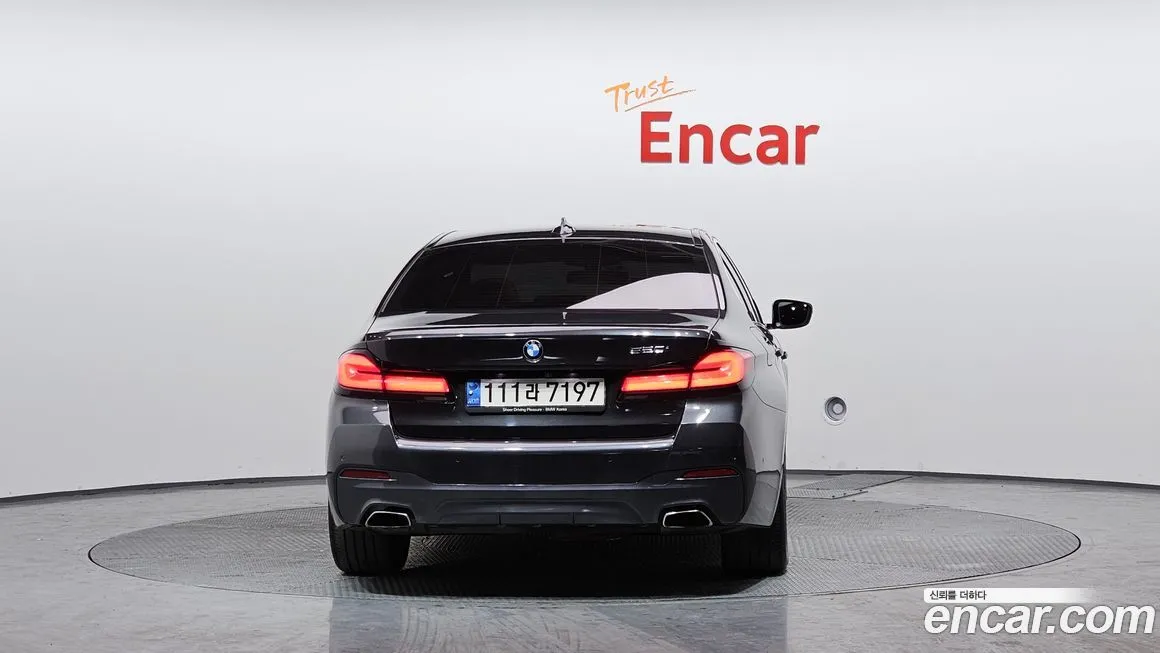 BMW 5-Series — фото 6