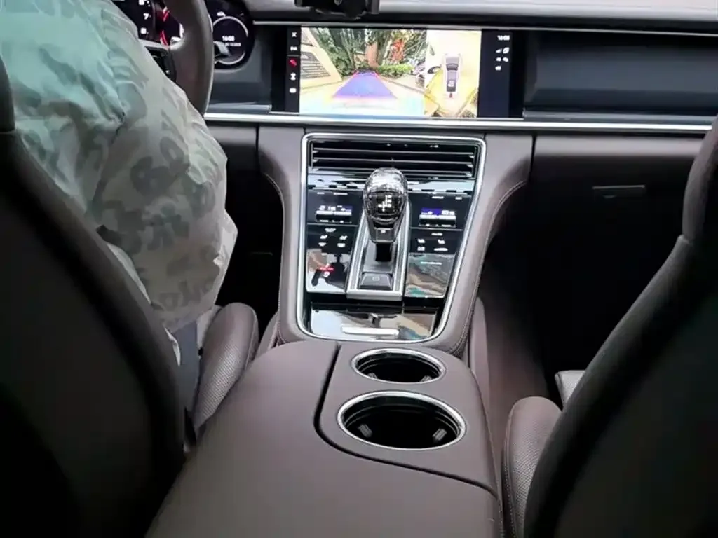 Porsche Panamera Hybrid 2022 из CN, фото 2
