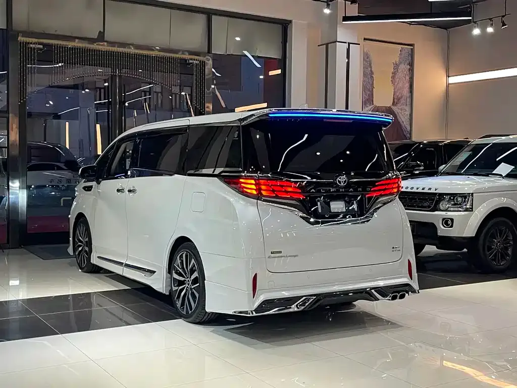 Toyota Alphard 2024 из CN, фото 8