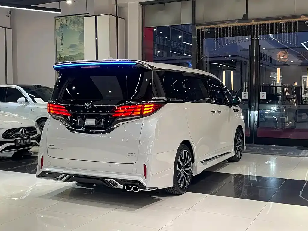 Toyota Alphard 2024 из CN, фото 6