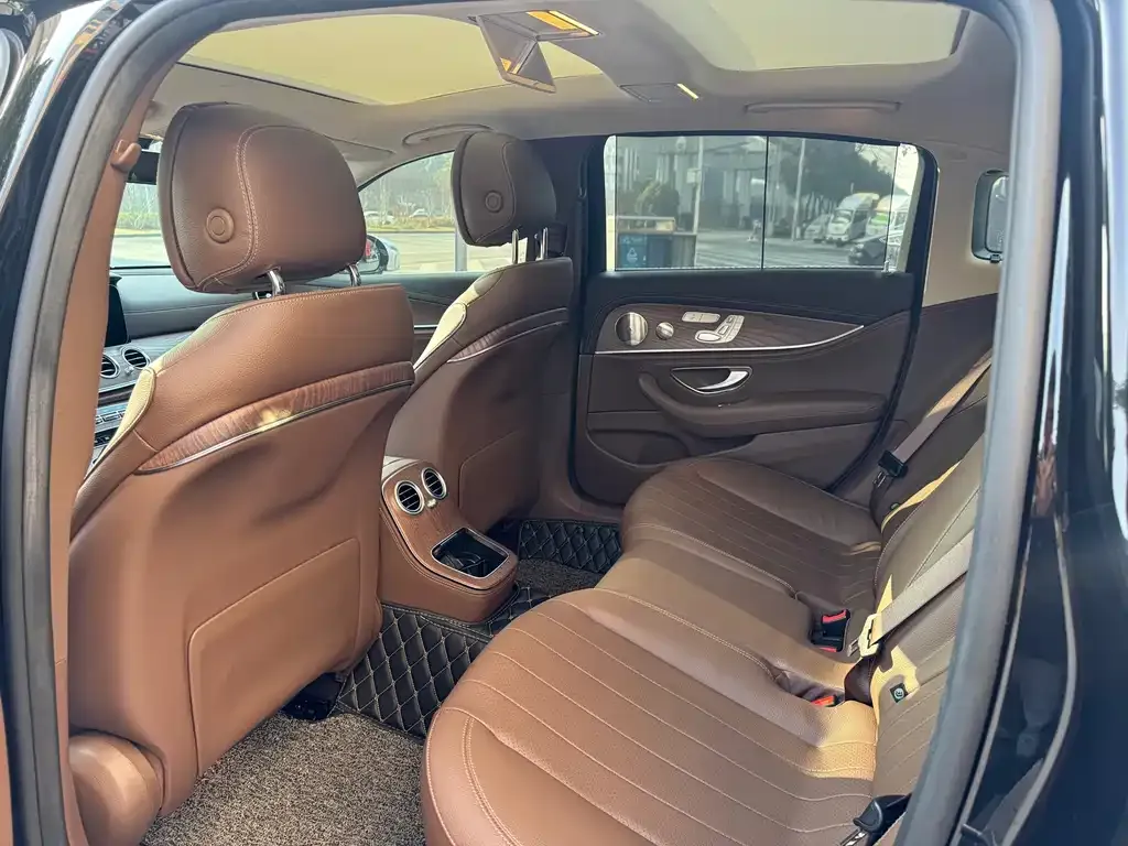 Mercedes-Benz E-Class 2022 из CN, фото 5