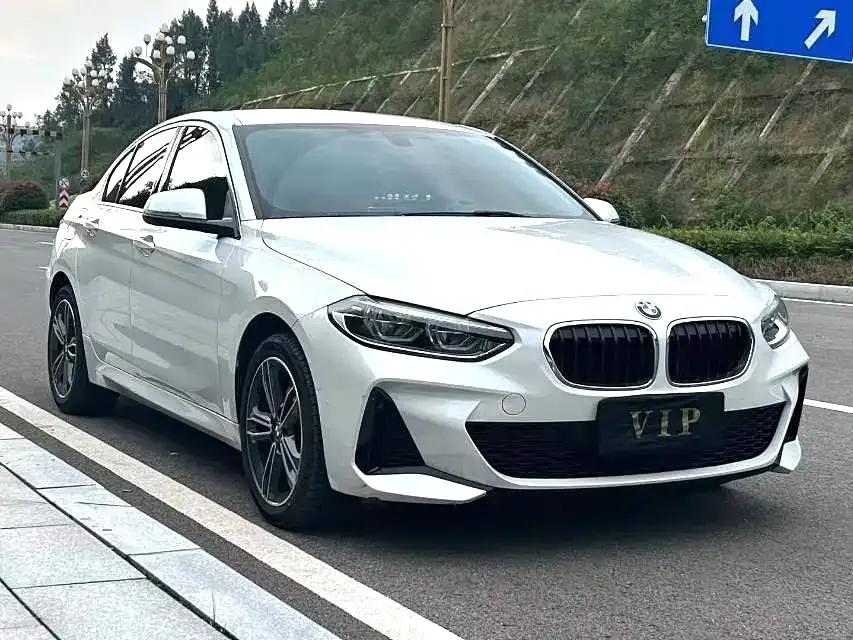 BMW 1 Series 2023 из CN, фото 3