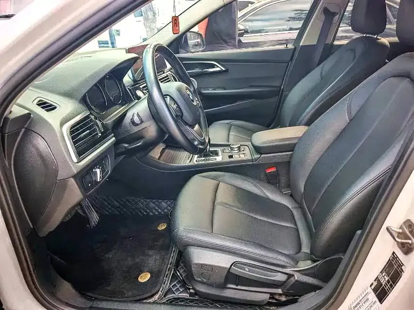 BMW 1 Series 2023 из CN, фото 5
