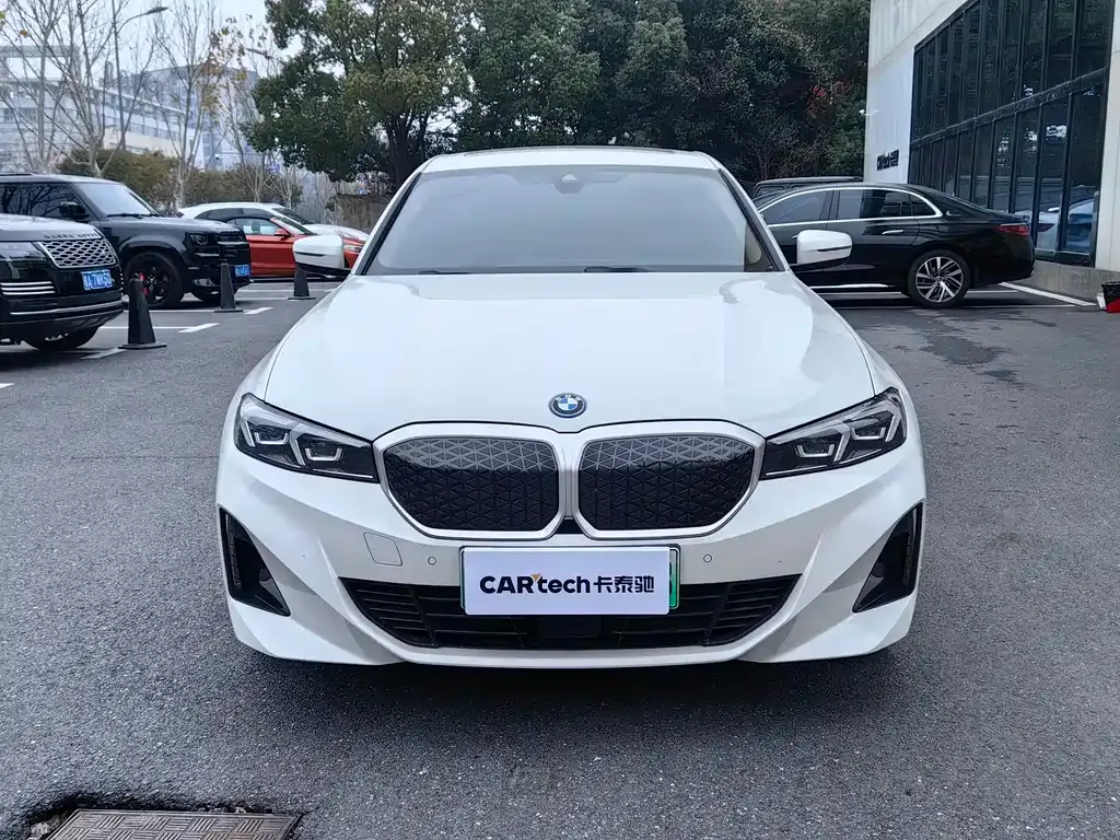 BMW i3 2025 из CN, фото 2