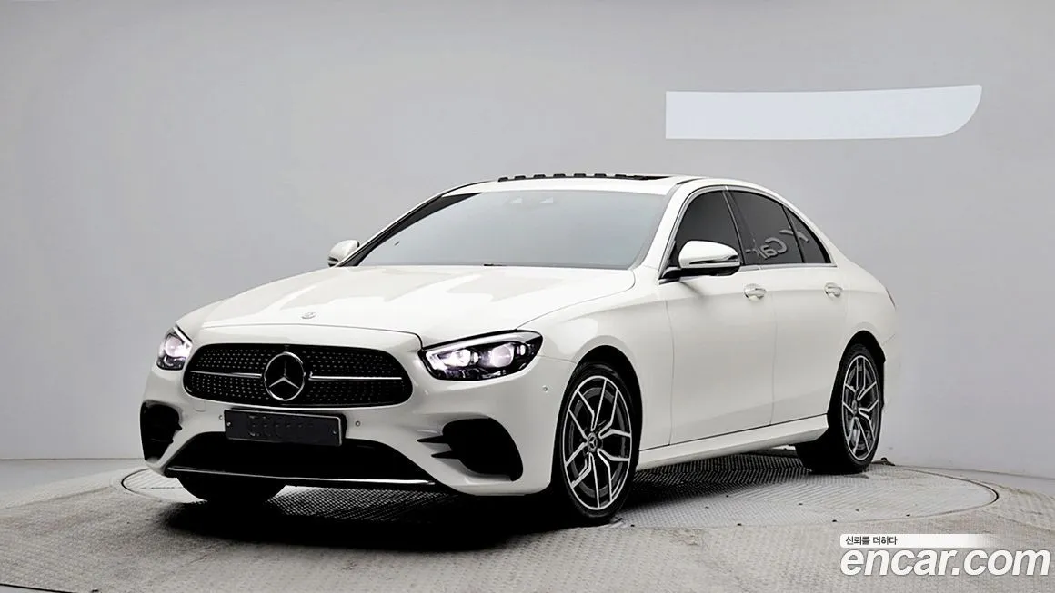 Mercedes-Benz E-Class — фото 1
