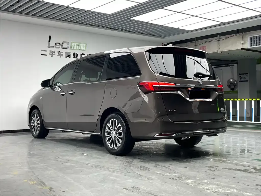 Buick GL8 2023 из CN, фото 5