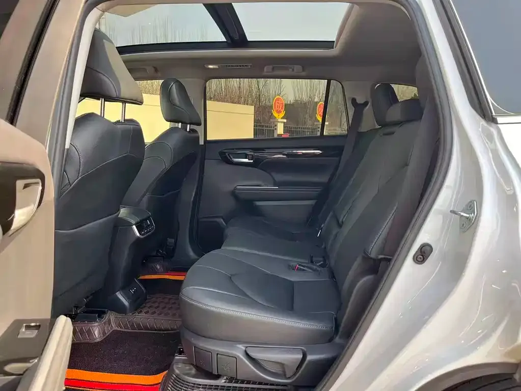 Toyota Highlander 2023 из CN, фото 4