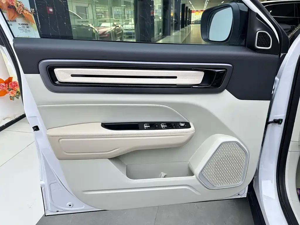Geely Icon — фото 4
