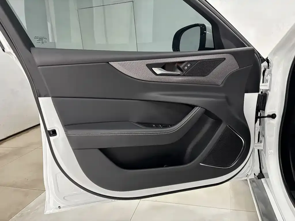 Jaguar XEL 2023 из CN, фото 6