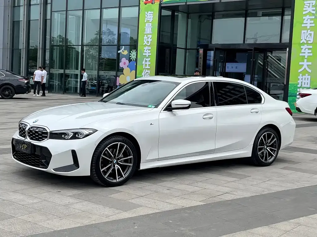 BMW 3 Series 2023 из CN, фото 1