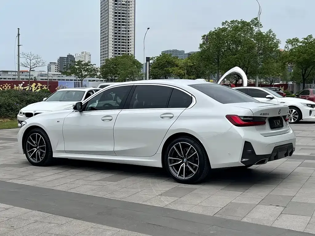 BMW 3 Series 2023 из CN, фото 9