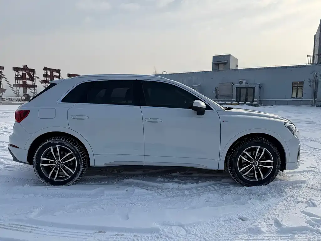 Audi Q3 2021 из CN, фото 9
