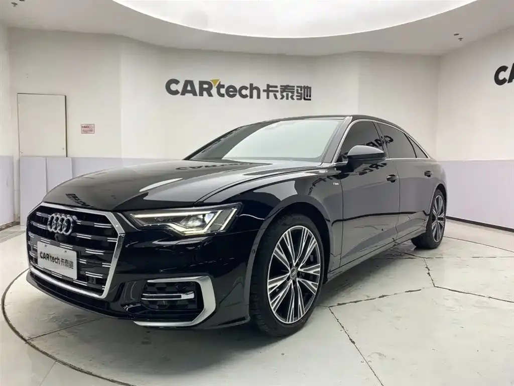 Audi A6L — фото 1