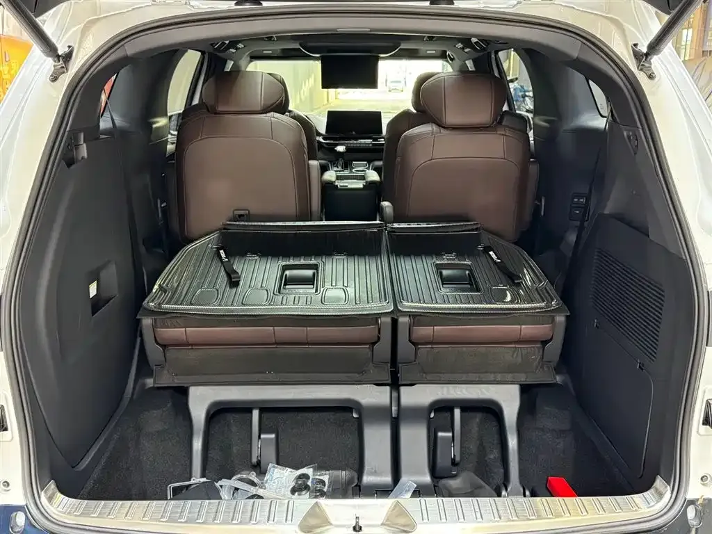 Toyota Sienna 2023 из CN, фото 5