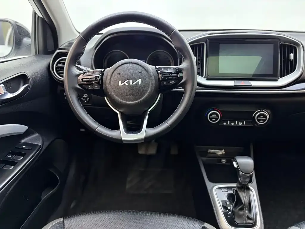 Kia KX1 2022 из CN, фото 8
