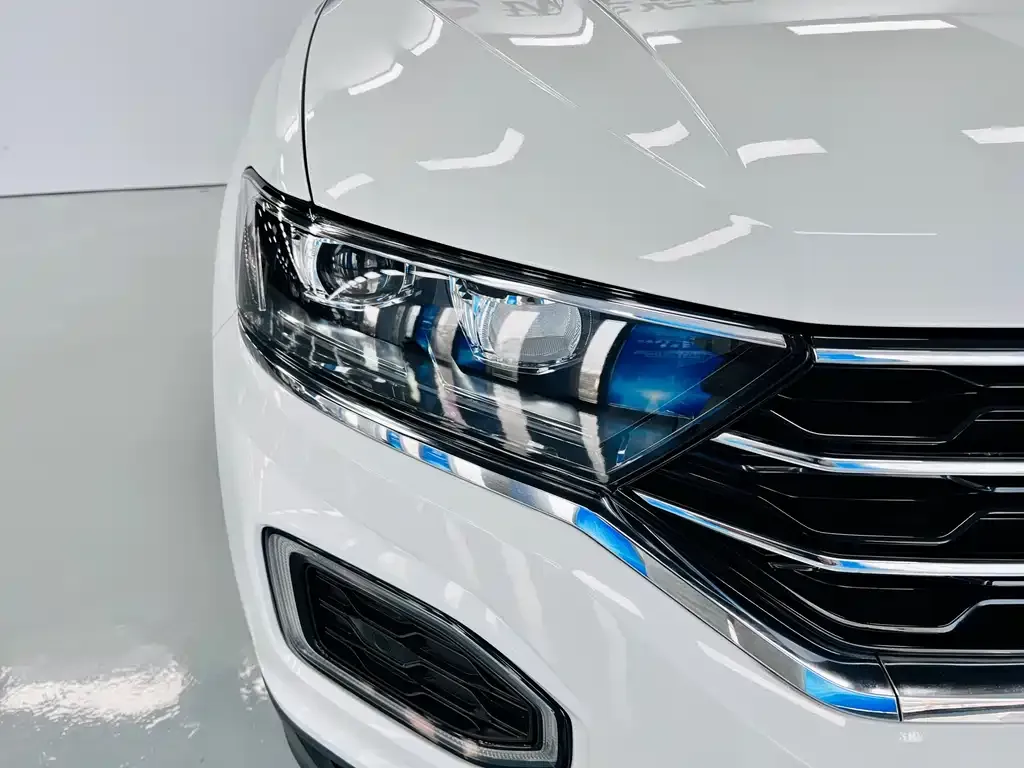 Volkswagen T-Roc 2023 из CN, фото 2