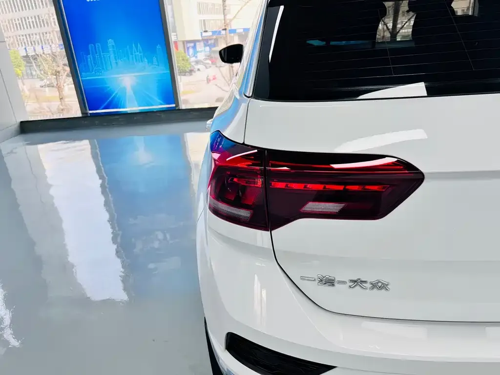 Volkswagen T-Roc 2023 из CN, фото 10