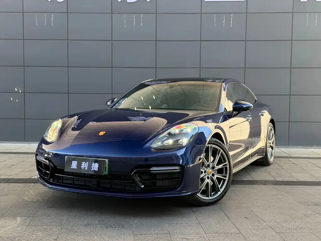 Porsche Panamera Hybrid — фото 1