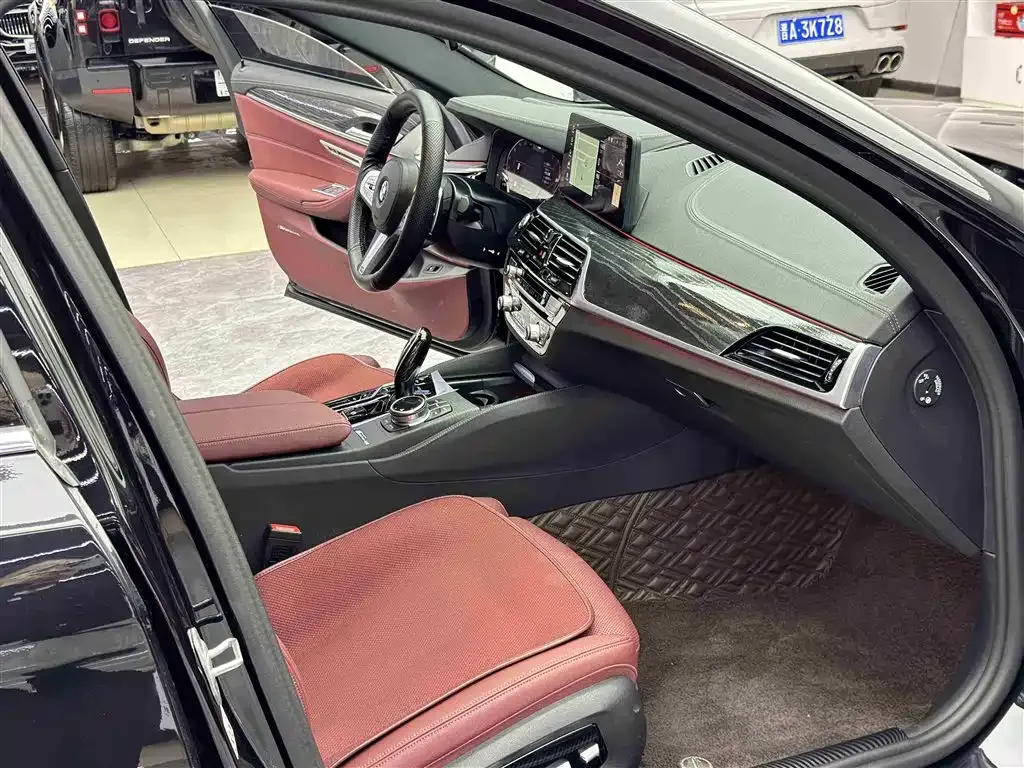 BMW 5 Series 2024 из CN, фото 5