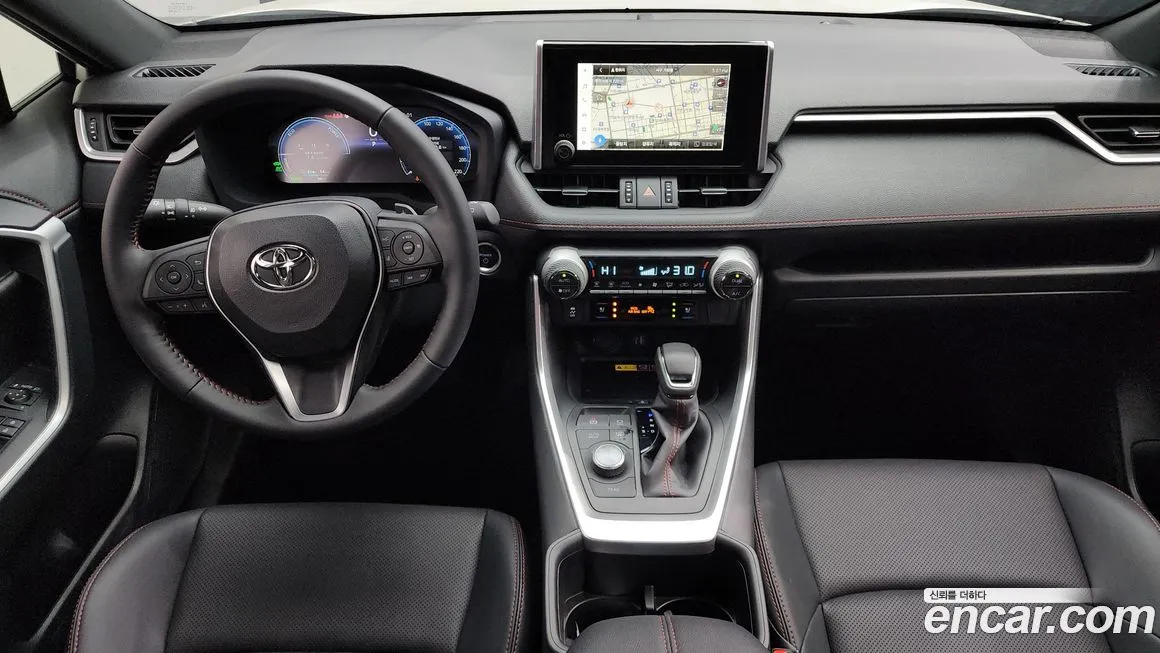 Toyota RAV4 — фото 6