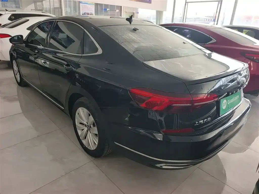 Volkswagen Passat — фото 8