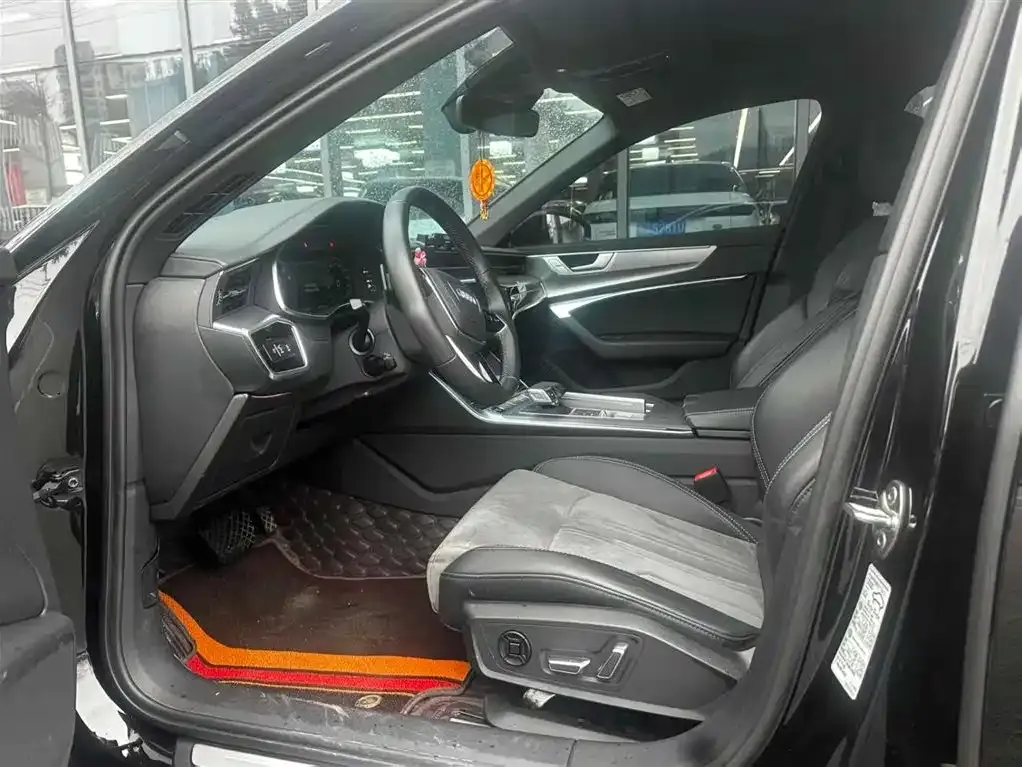 Audi A6L 2024 из CN, фото 2